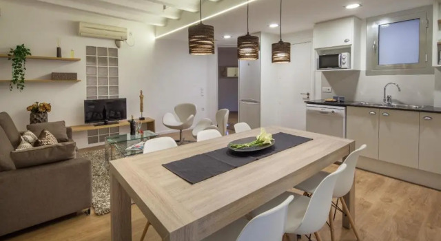 Апартаменты Deluxe Habitat Apartments Parlament Balconies
