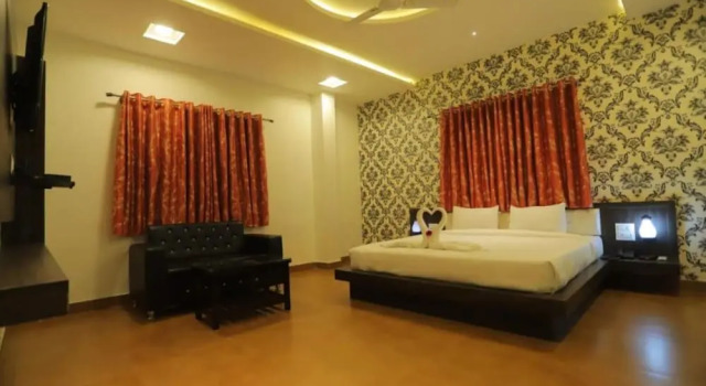 Люкс Raha Hotel