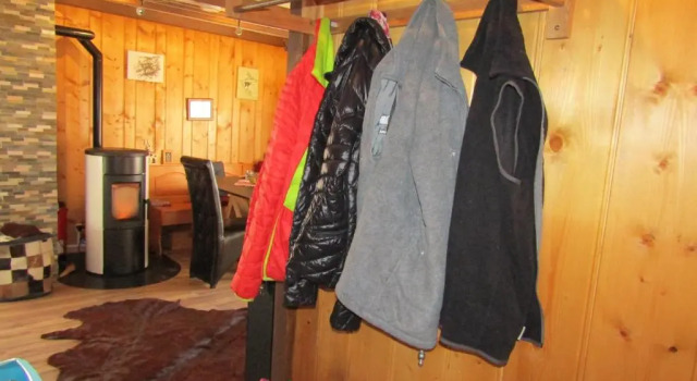 Chalet "Chez Claudine et Charles", Забронировать Шале Эреманс Sion Ski