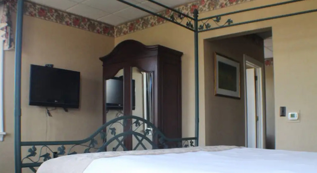 Номер Premier Waynebrook Inn