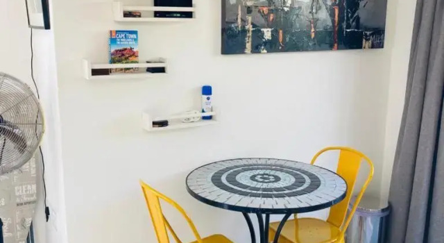 Modern studio apartment, Забронировать Апартаменты/квартира Отели Cape Peninsula с парковкой, Парковка