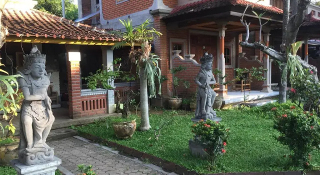 Puri Manik Sari Cottages