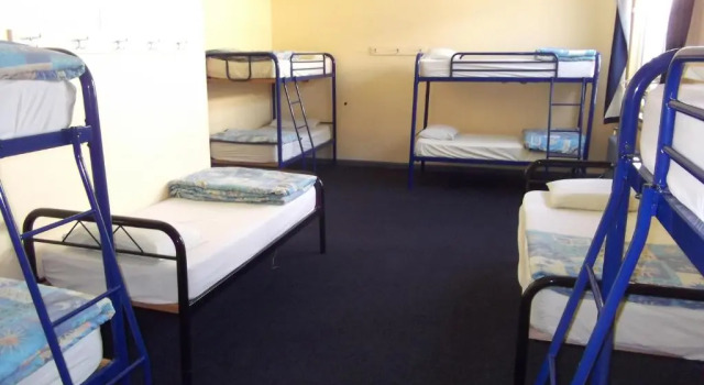 Кровать в общем номере Archies Bunker Affordable Accommodation