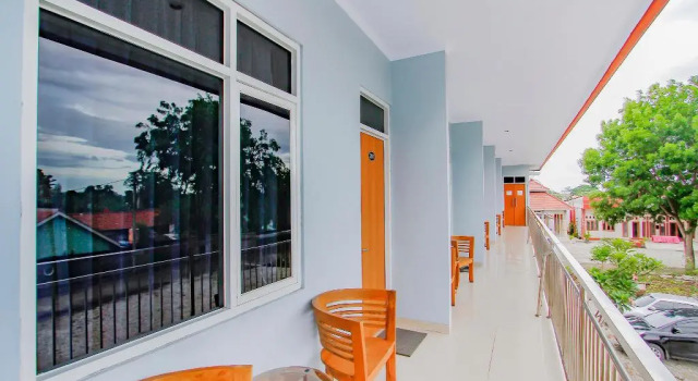 Hotel Karunia PKPRI, Prenota Hotel Purwodadi Central Java