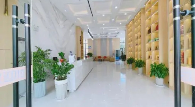 Hunchun 100 yuan hotel, Prenota Hotel Hotel a Hubei con parcheggio, Parcheggio