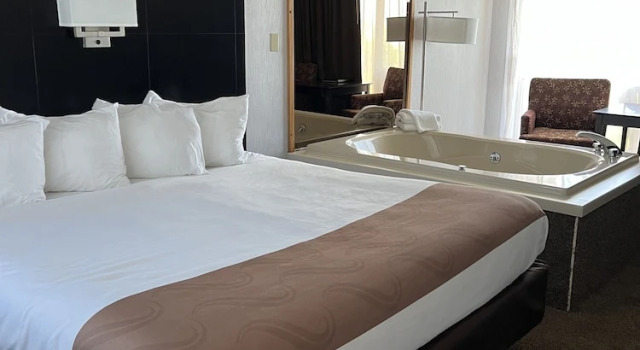 Двухместный номер Standard с видом на озеро Quality Inn Lakefront
