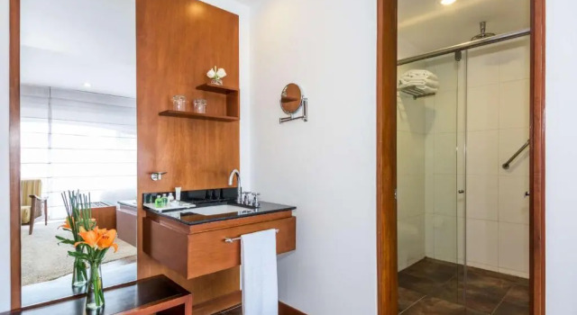 Номер Standard NH Bogota Pavillon Royal