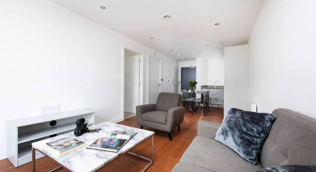 Contemporary and Stylish 1BR flat, Забронировать Отель Отели Англии 3 звезды, 3*