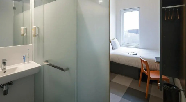 Двухместный номер Small easyHotel Amsterdam Arena Boulevard