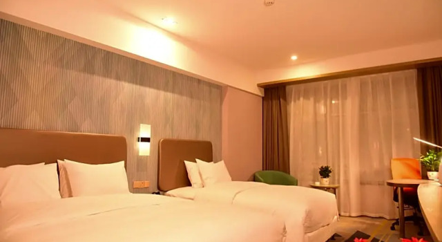 Семейный номер Standard Holiday Inn Express Lhasa Potala Square
