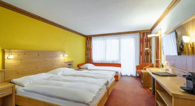 Трёхместный номер Standard Hotel Alpenroyal