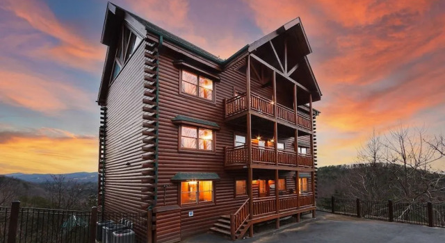 Blue Ridge Refuge 8 Bedroom Cabin by Redawning