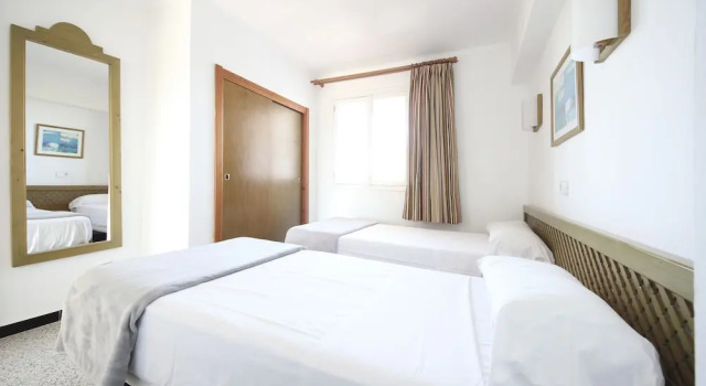 Апартаменты c 1 комнатой с балконом и с видом на сад Aparthotel Niu d´Aus