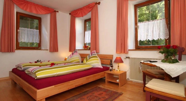 Gasthof St. Adolari, Rezerwuj Hotel Hotele w Tyrol z parkingiem, Parking
