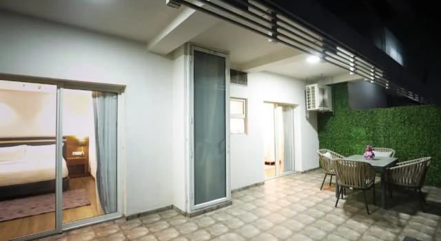 Люкс Deluxe Regenta Suites Gurugram, Sector 49 Sohna Road