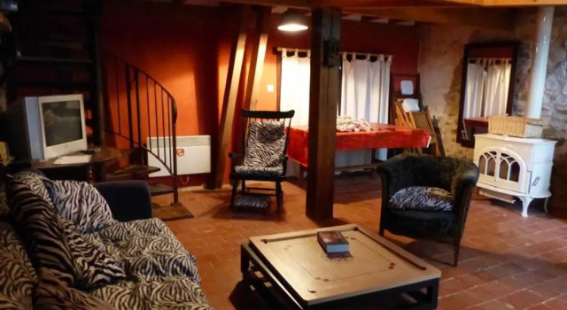 Gîte Beaune-d'Allier, 4 pièces, 6 personnes - FR-1-489-246