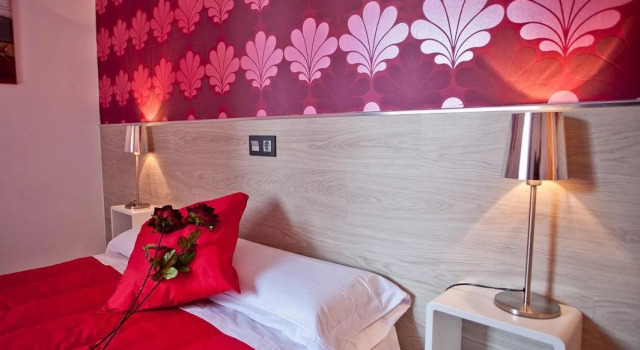 Hostal Inn Madrid, Забронировать Отель центр города Мадрид, рядом с Дом-музей Лопе де Вега