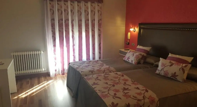 Номер Deluxe Hostal Sainz
