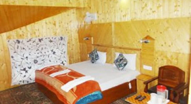 Hotel Tourist Palace, Забронировать Отель Отели Пахалгам 3 звезды, 3*