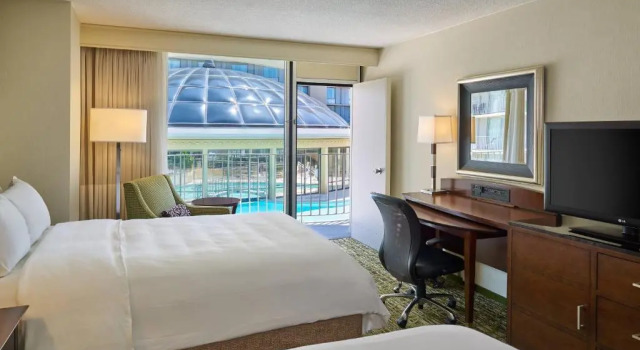 Одноместный номер Deluxe с видом на воду Marriott Chicago O’Hare