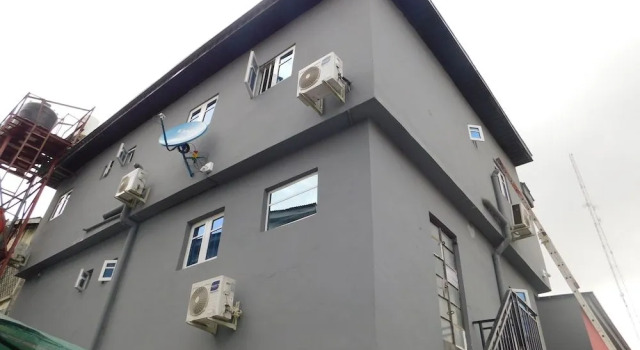 Toprano Hotel, Book Hotel Ikeja 