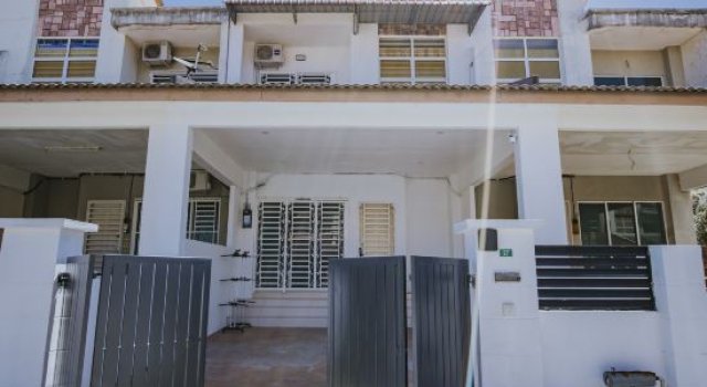 Ipoh Summer Suite by Veve EECH05