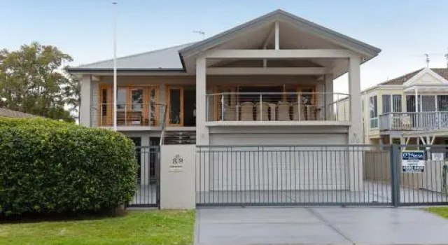 Beauty And The Beach', 88 Foreshore Drive - Large Home With Wifi And Water Views