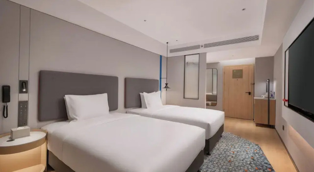 Четырёхместный номер Standard Holiday Inn Express Rizhao Oriental Colorful City