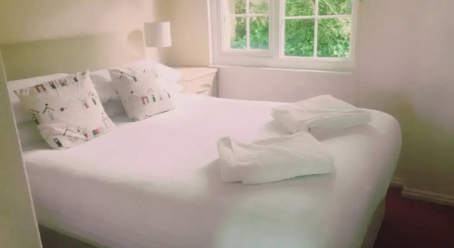 2 Bedroom Chalet - Praa Sands, Cornwall