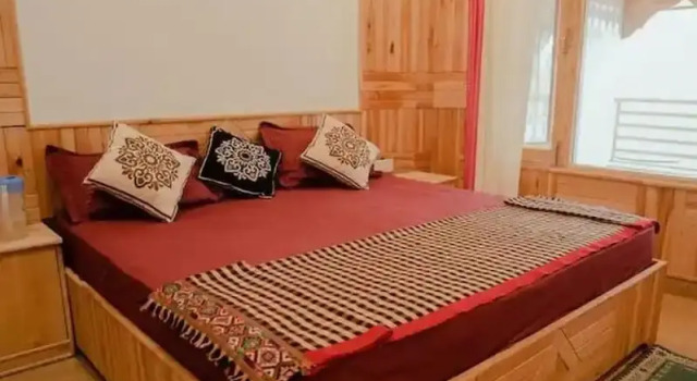 Люкс Deluxe Tirthan Brij Edge