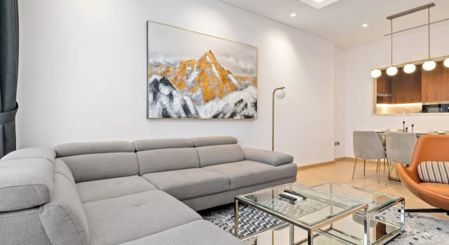 Апартаменты Deluxe Elegant Apartment Amidst Vibrant Area with Balcony