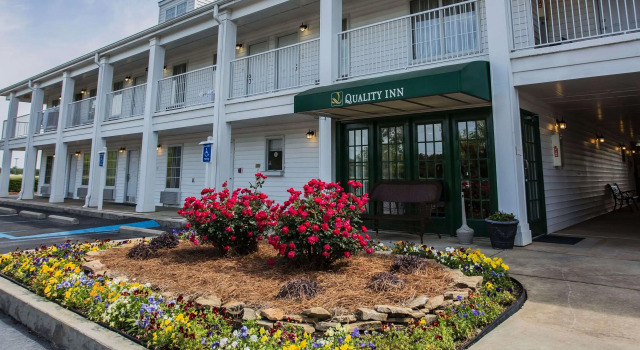 Quality Inn, Prenota Hotel Waynesboro Georgia