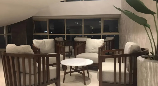 Апартаменты c 1 комнатой с балконом и с видом на город Luxury Bay Condo Near MOA With Balcony Free Wi-fi