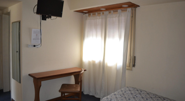 Hotel Crismalu, Забронировать Отель Отели Сан-Мартин-де-лос-Андес с парковкой, рядом с Горнолыжный курорт San Martin de Los Andes, Парковка