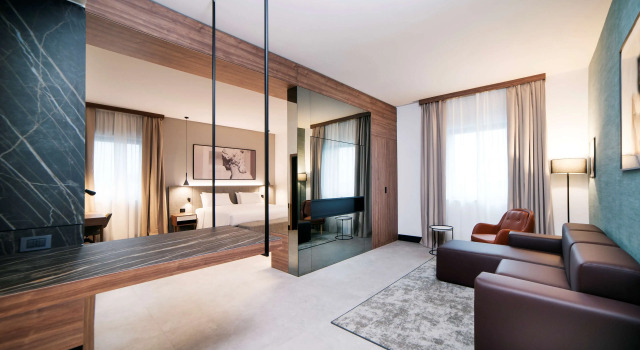 Полулюкс Radisson Hotel Nola Naples