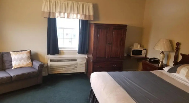 Номер Deluxe Colonial Inn Seekonk