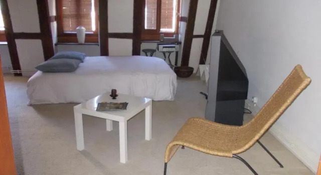 Lauras Home, Забронировать Отель Страсбург Strasbourg Eurometropole, рядом с Церковь Св. Мадлен