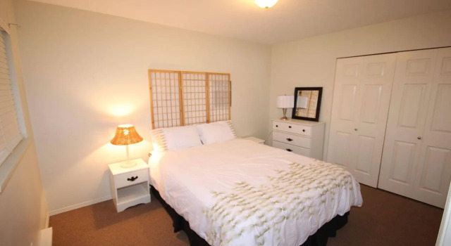 Cedar Grove Motel and Cabins, Prenota Motel Qualicum Beach 