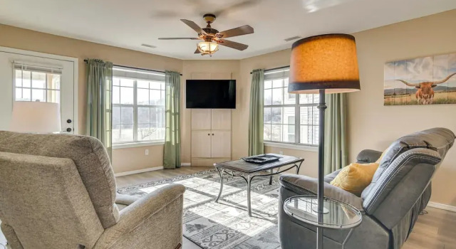 Апартаменты On Thousand Hills Golf Course: Condo w/ Sunroom