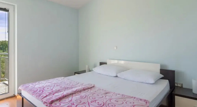 Tea Nevi ane in Nevi ane, Book Hotel Hoteller i Pasman Island med parkering, Parkering