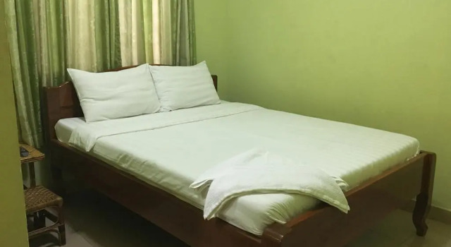 Pra-Tna Guest House and Coffee, Buchen Sie Pension Phnom Penh 