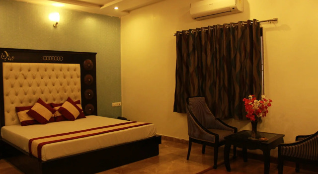 Kapadi Rooms Pologround Mount Abu, Забронировать Отель Отели штата Раджастхана с парковкой, Парковка