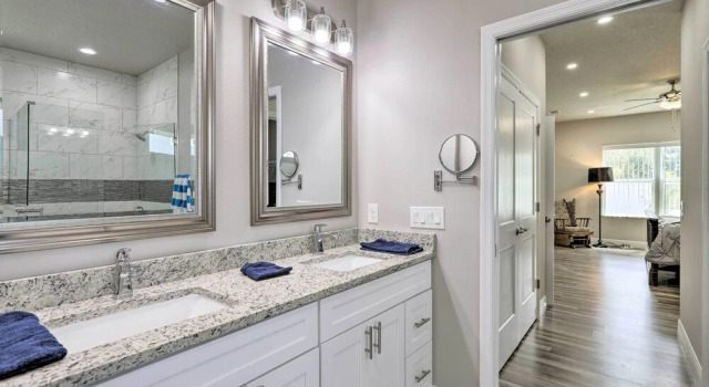 Коттедж Palm Bay Home w/ Patio & Yard - 12 Mi to Beach!