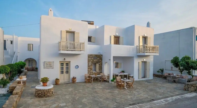 Mykonos Twins