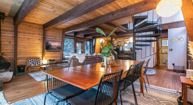 Коттедж Private Beach Access, Renovated, Pet Friendly Cabin - "pine Cone Haven" #108