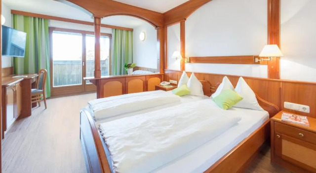 Двухместный номер Standard с балконом Golf-Tennis-Wellnesshotel Mori