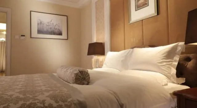 Апартаменты Golden Elephant Golf Hotel