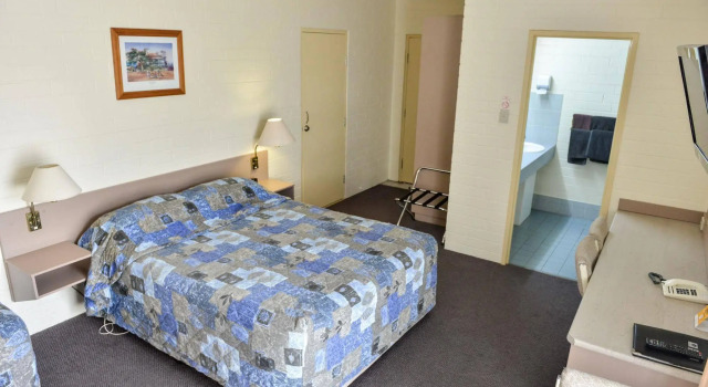 Pioneer Motel