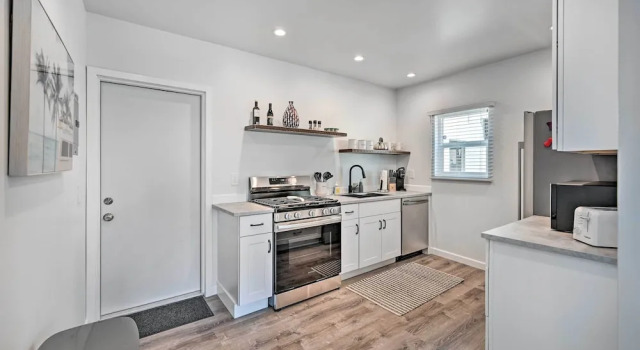 Апартаменты Stylish San Diego Apartment w/ Smart TV!
