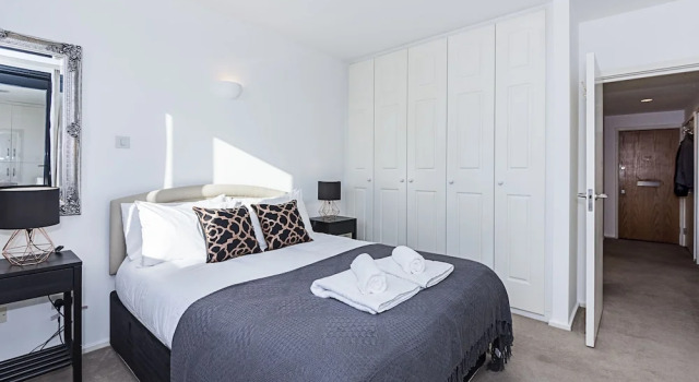 Deluxe Kensington Apartment With Balcony, Забронировать Апартаменты/квартира Кенсингтон и Челси Лондон, рядом с Kensington Square